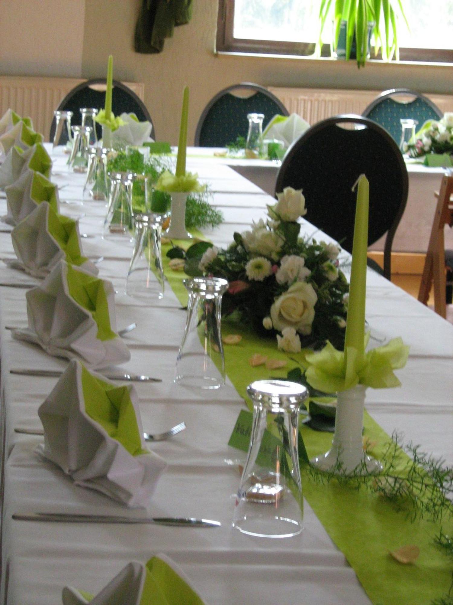 Claußnitz Gasthof Und Hotel Roter Hirsch מראה חיצוני תמונה